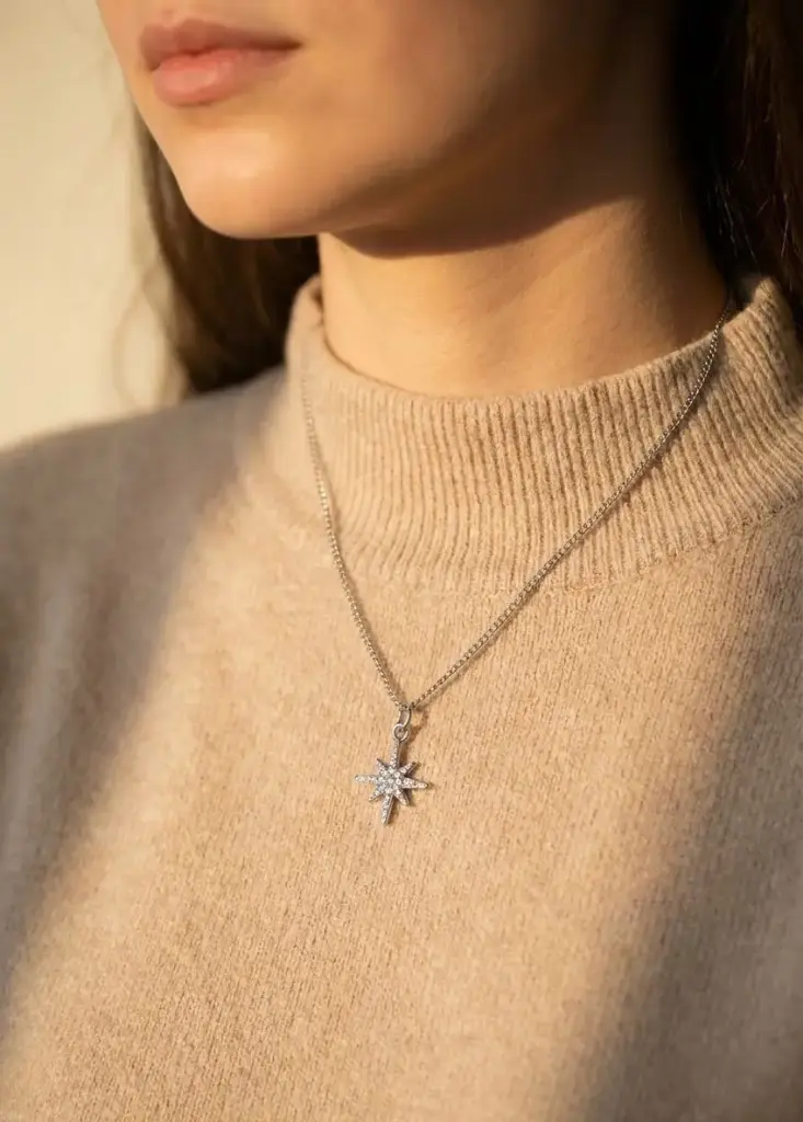 SnowFlacks Womens necklace